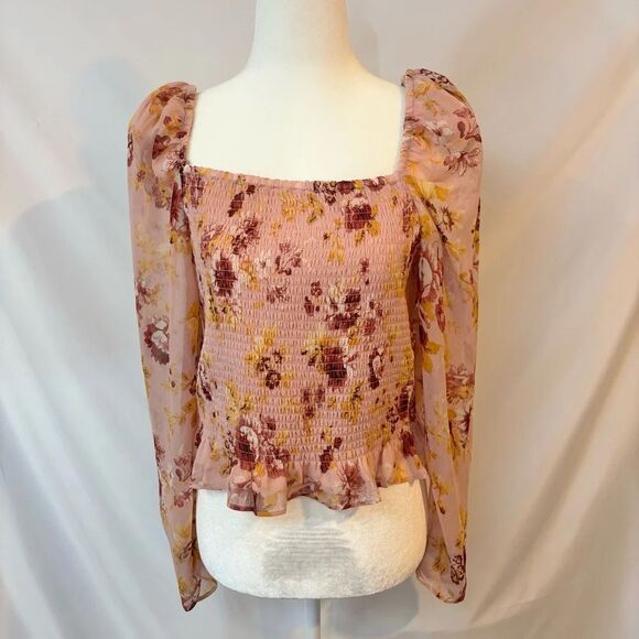 Women’s Express Smocked Floral Top - Picture 3 of 8